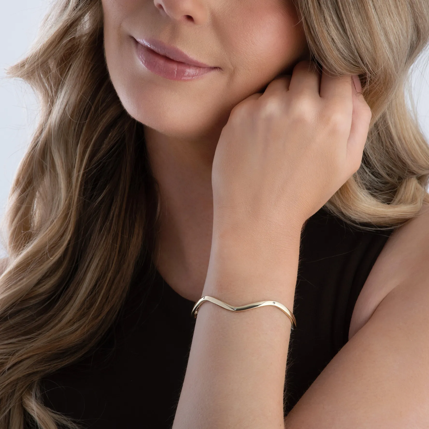 Beaverbrooks 9ct Yellow Gold Diamond Wave Bangle