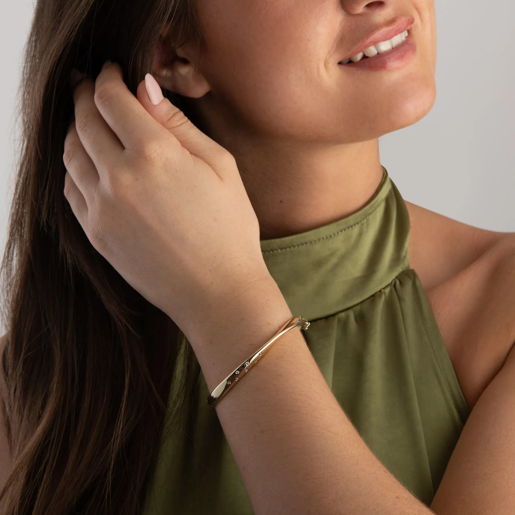 Beaverbrooks 9ct Yellow Gold Diamond Bangle