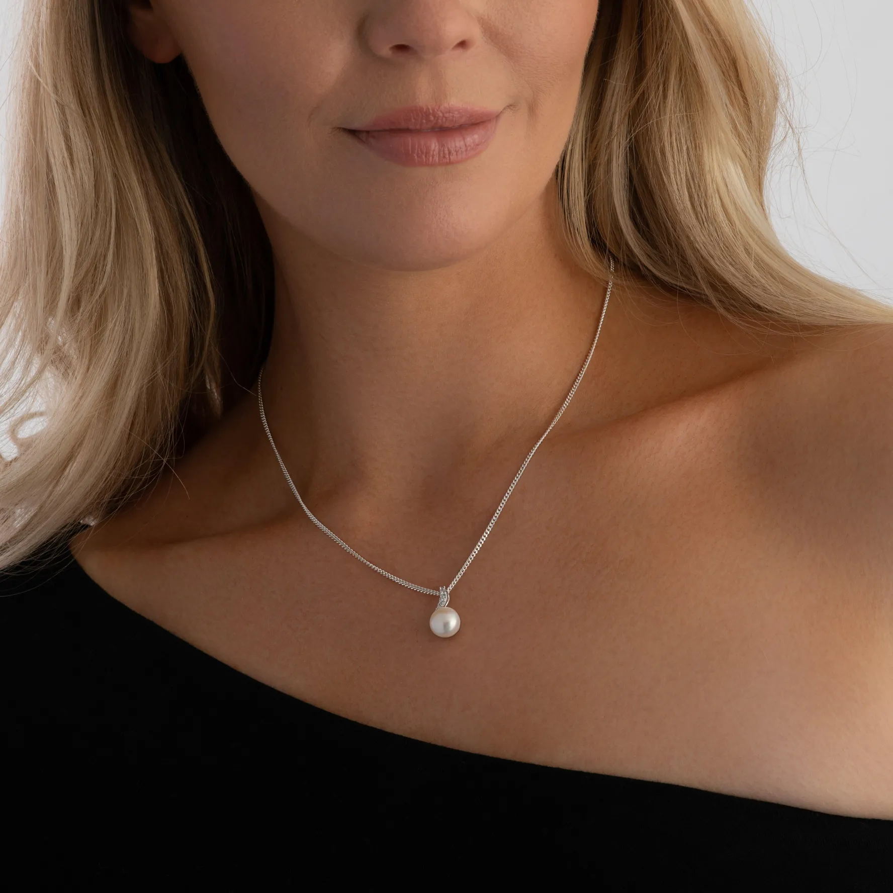 Beaverbrooks Silver Cubic Zirconia Freshwater Cultured Pearl Pendant