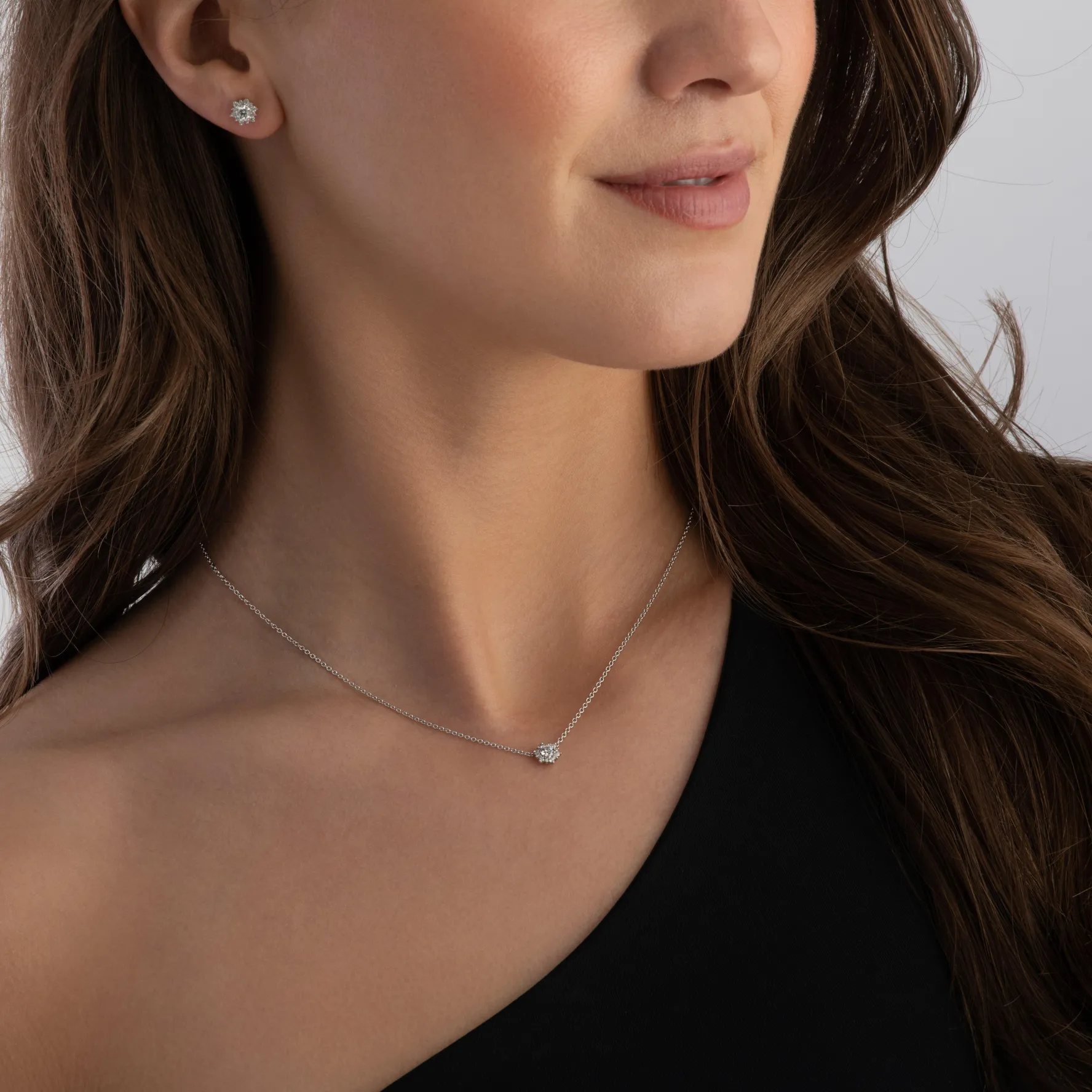 Hearts On Fire Delight 18ct White Gold Diamond Halo Pendant