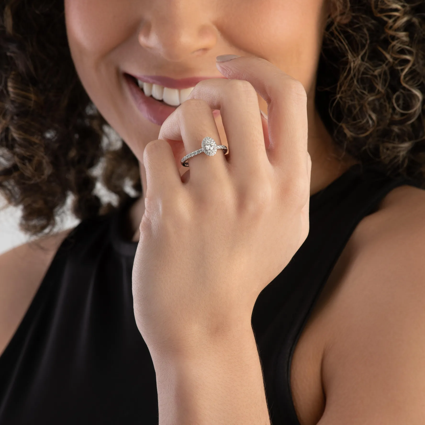 Hearts On Fire Juliette Platinum Diamond Oval Halo Ring