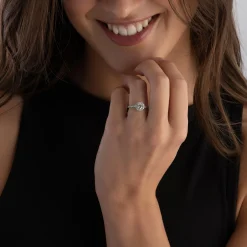 Hearts On Fire Transcend Platinum Diamond Halo Ring