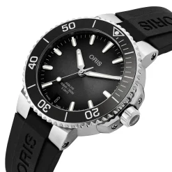 Oris Aquis Date Calibre 400 41.5mm Automatic Watch
