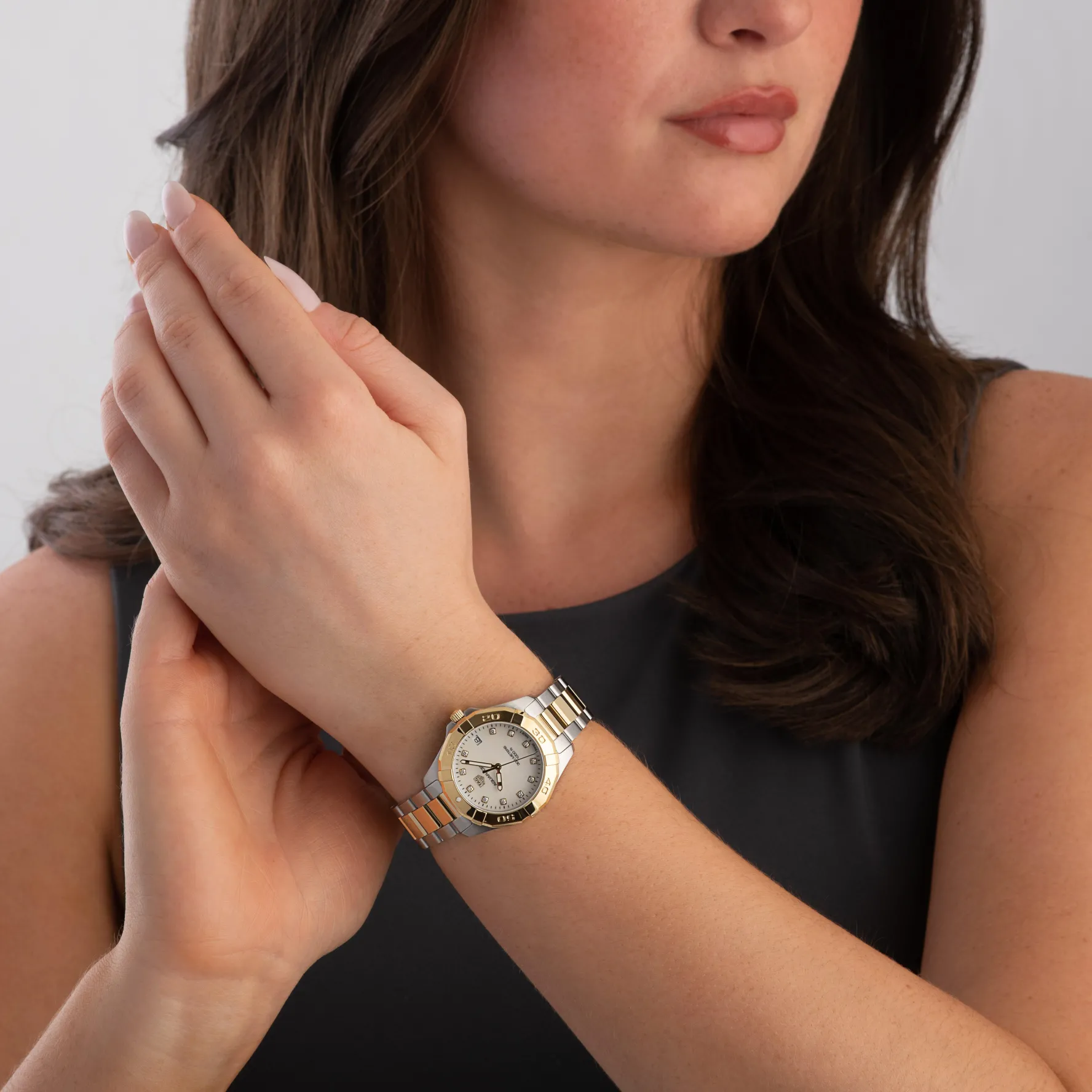 TAG Heuer Aquaracer Quartz Ladies Mother of Pearl Steel and 18K Yellow Gold 32mm Watch